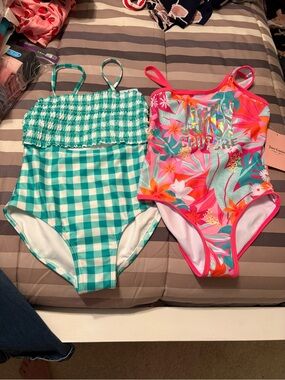 2 girls bathing suits